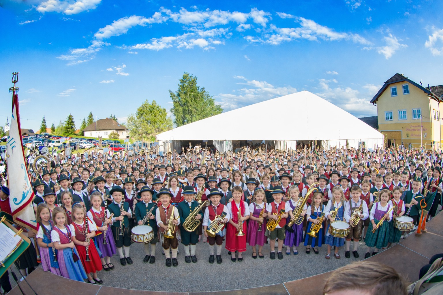 Künstlich generierte Gruppe vom Jugend-Großkonzert
